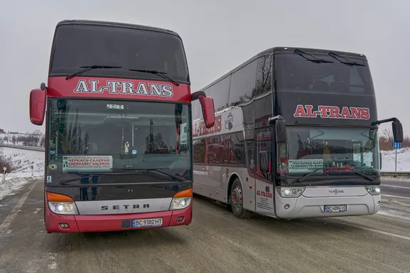 Bus 4.jpg