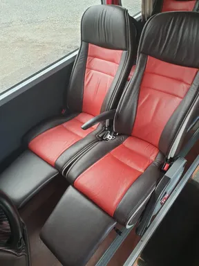 Bus 4.jpg