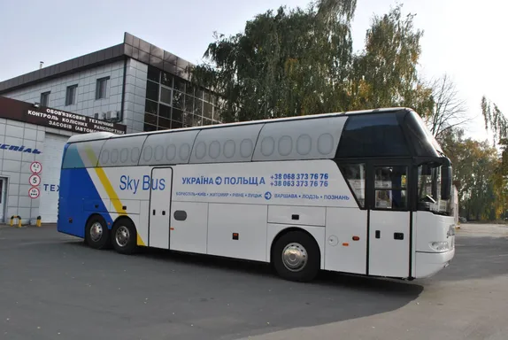 Bus 4.jpg