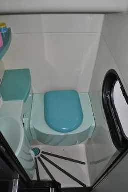 Bus 5.jpg